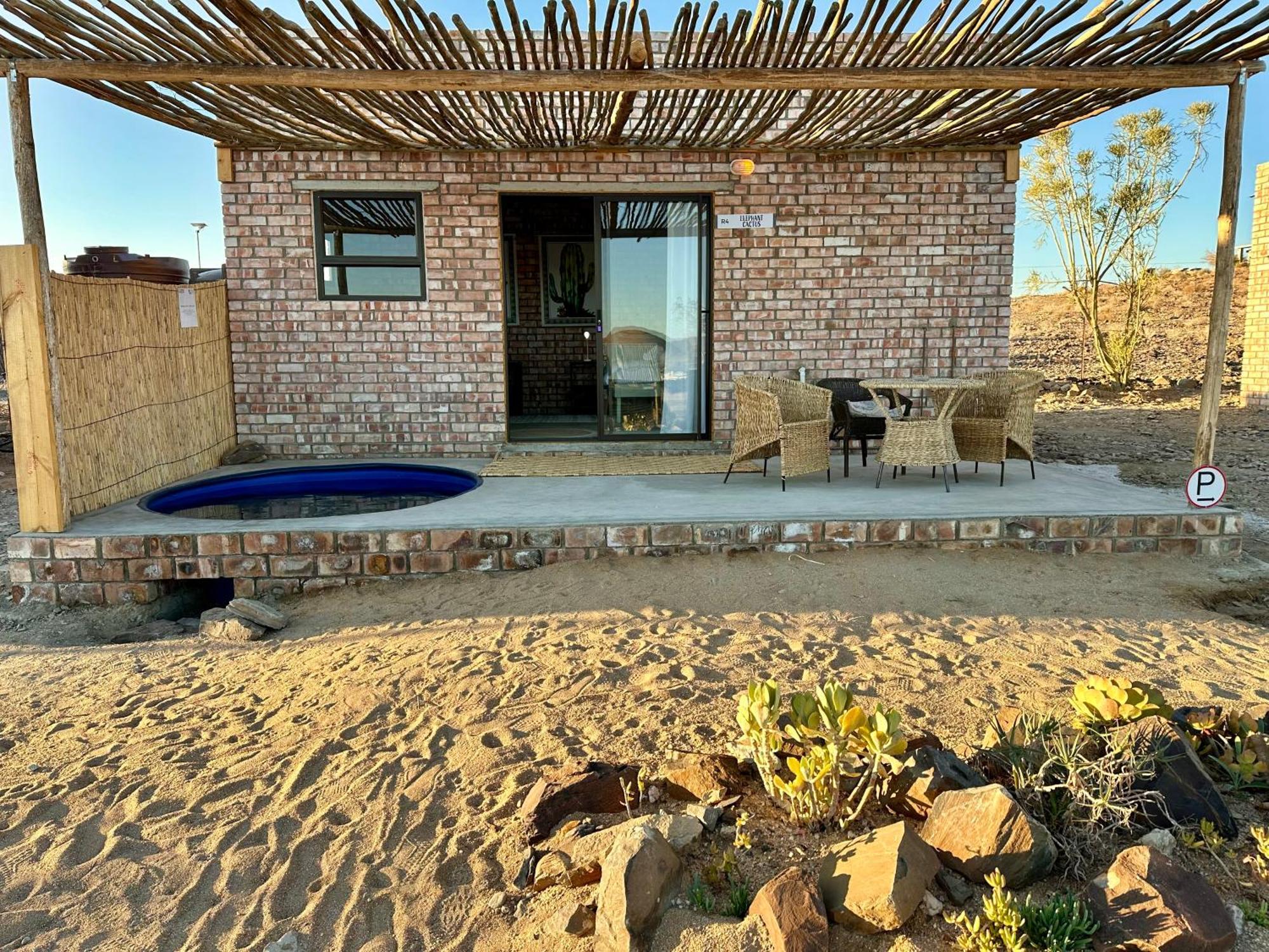 Daureb Isib Campsite And B&B Uis Экстерьер фото